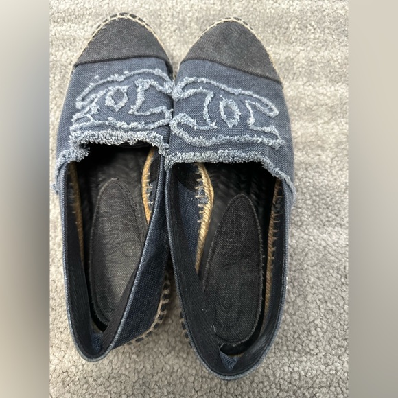 CHANEL Interlocking CC Logo Raw-Edge Trim Espadrilles - Picture 4 of 7